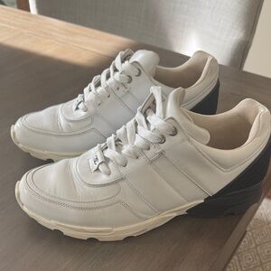 CHANEL White and Black Women's Sneakers
Sz 41, Leather.